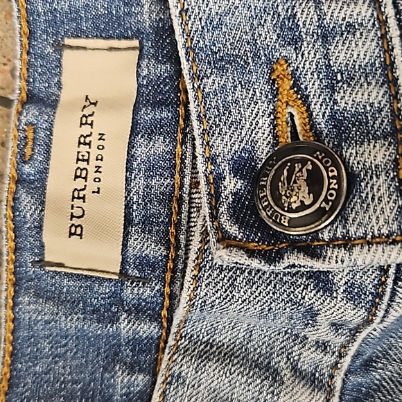 Burberry Relaxed Fit Men's Denim Jeans size 38x32 - Picture 3 of 7